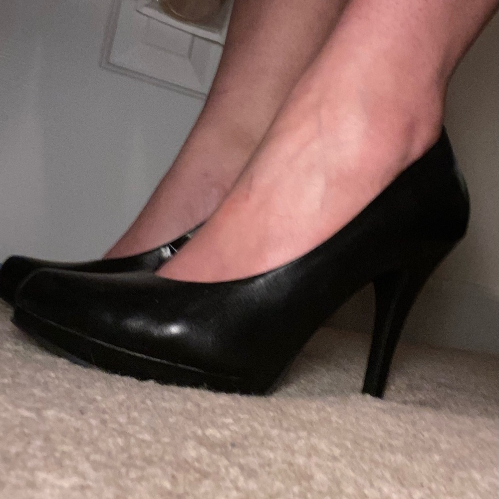 Black High Heel Pumps size 7